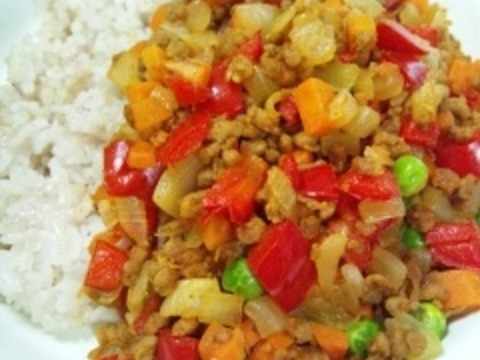 大豆ミートを使ったベジタリアン・ドライカレー